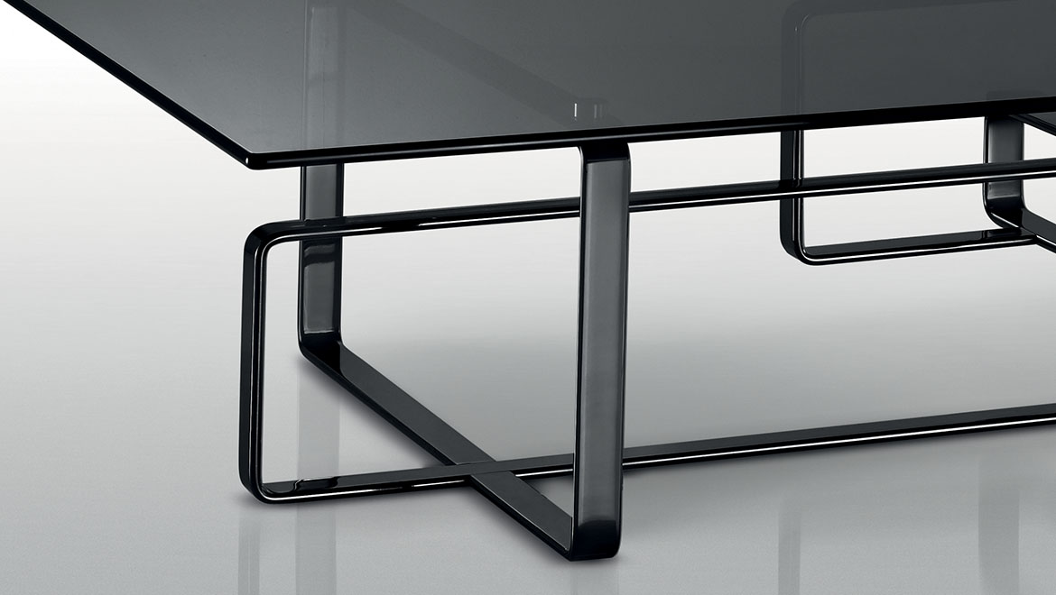 开云（中国） - 桌几|茶几/边几|办公家具|设计师家具|哥伦布边几