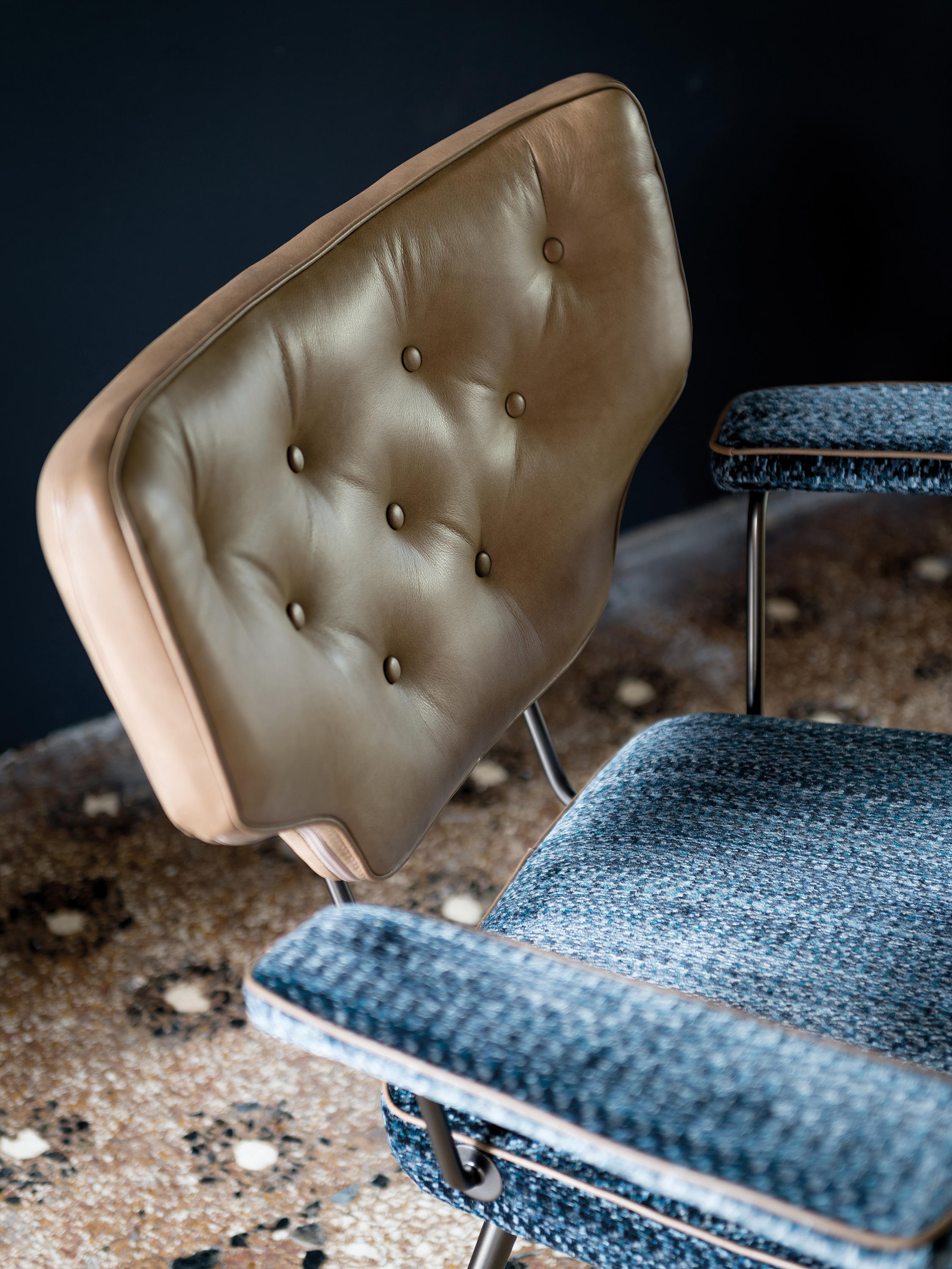 开云（中国） - 坐具|休闲椅|办公家具|设计师家具|崔姬扶手椅