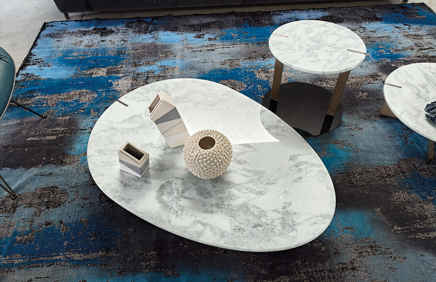 开云（中国） - 桌几|茶几/边几|办公家具|设计师家具|道格拉斯系列