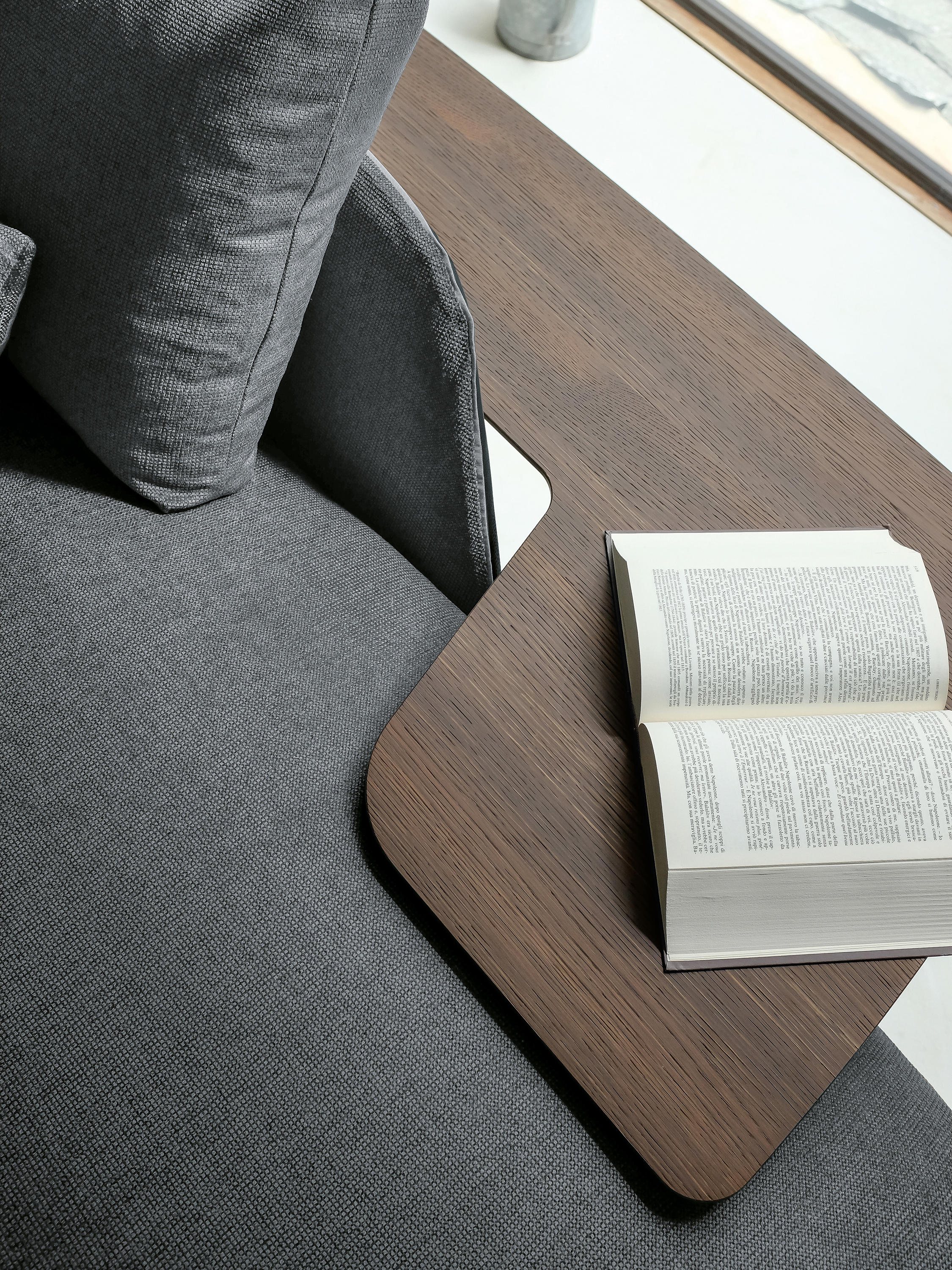 开云（中国） - 桌几|茶几/边几|办公家具|设计师家具|市中心茶几系列