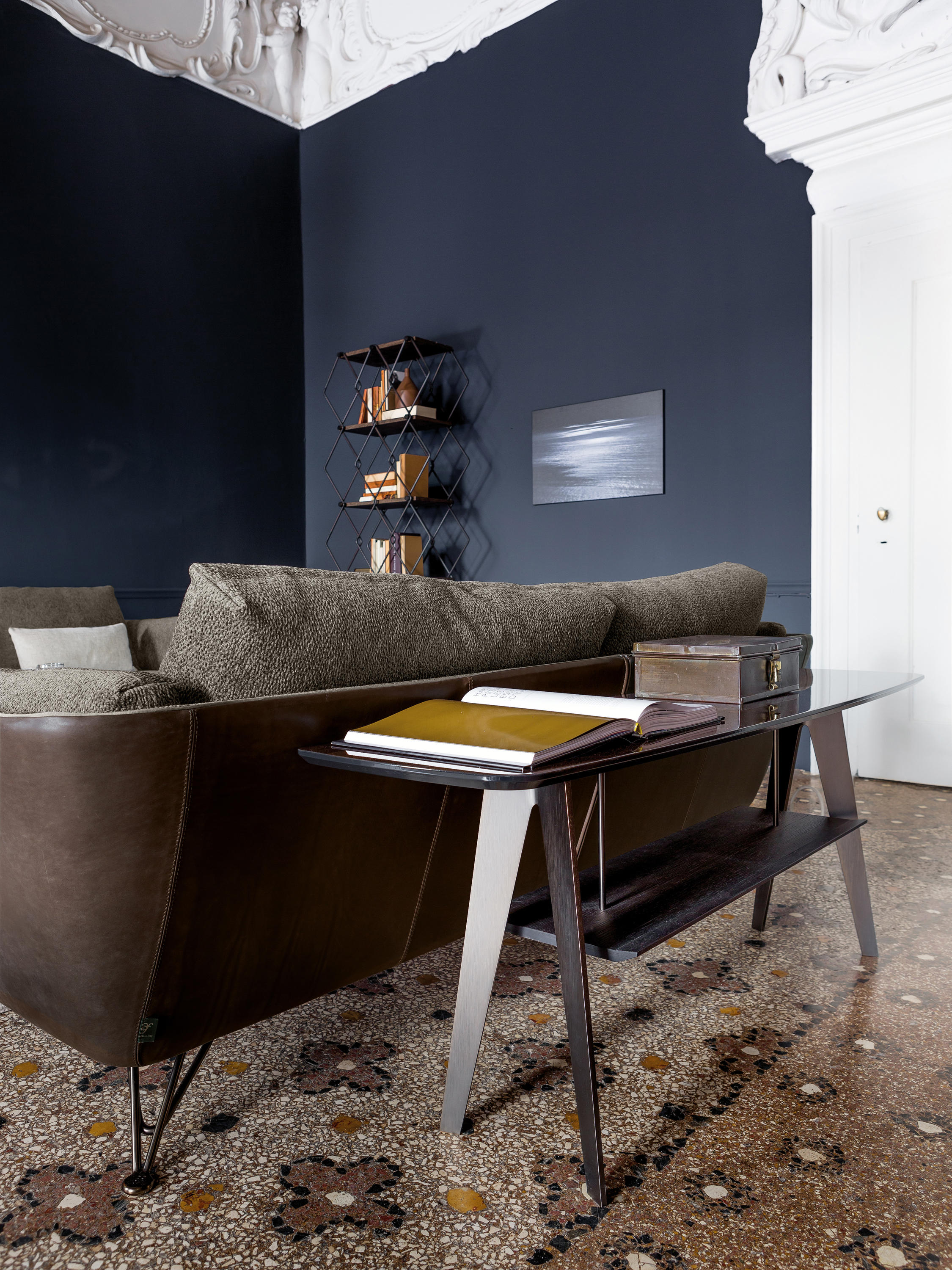 开云（中国） - 桌几|茶几/边几|办公家具|设计师家具|市中心茶几系列