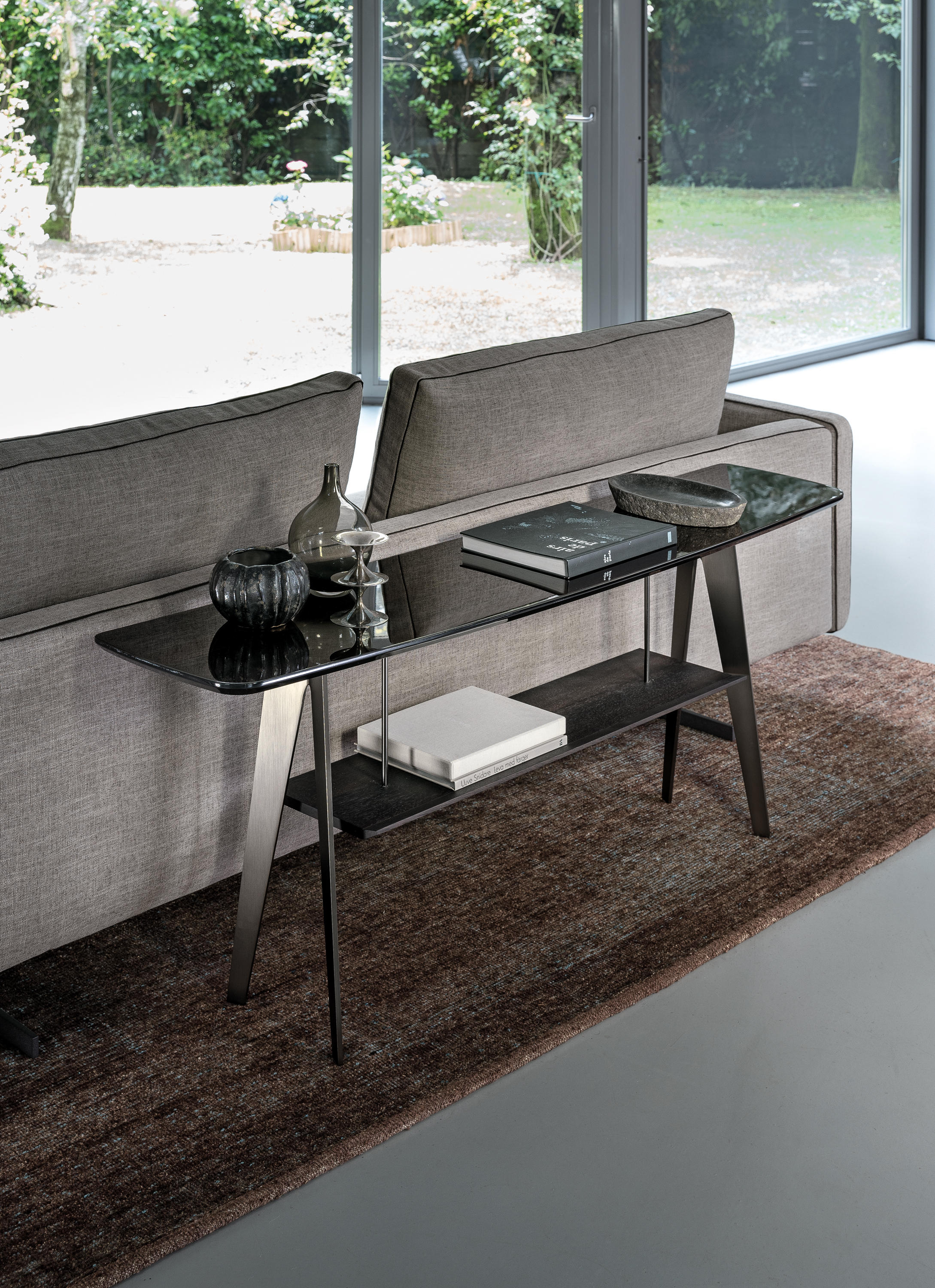 开云（中国） - 桌几|茶几/边几|办公家具|设计师家具|市中心茶几系列