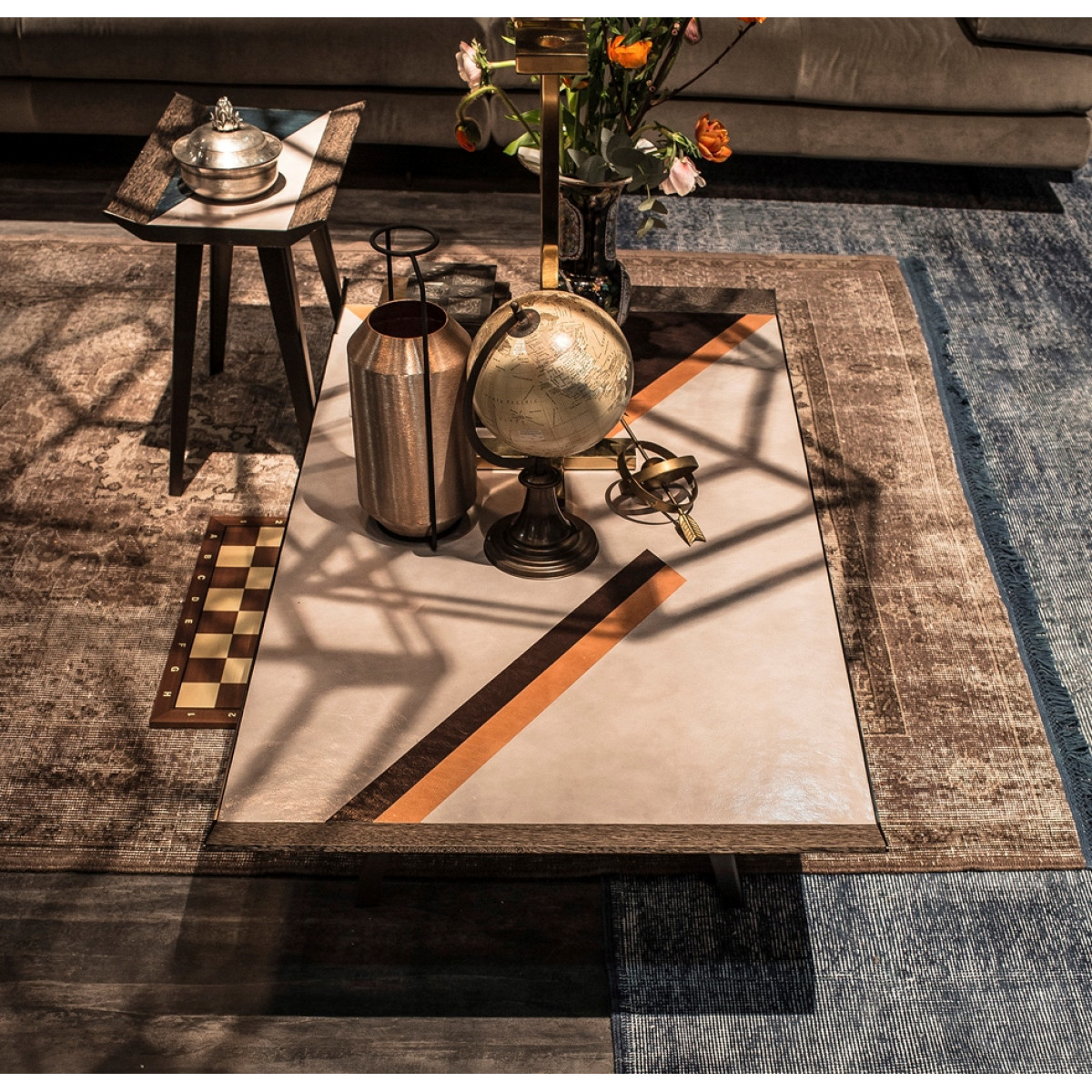 开云（中国） - 桌几|茶几/边几|办公家具|设计师家具|太空侵略者茶几系列