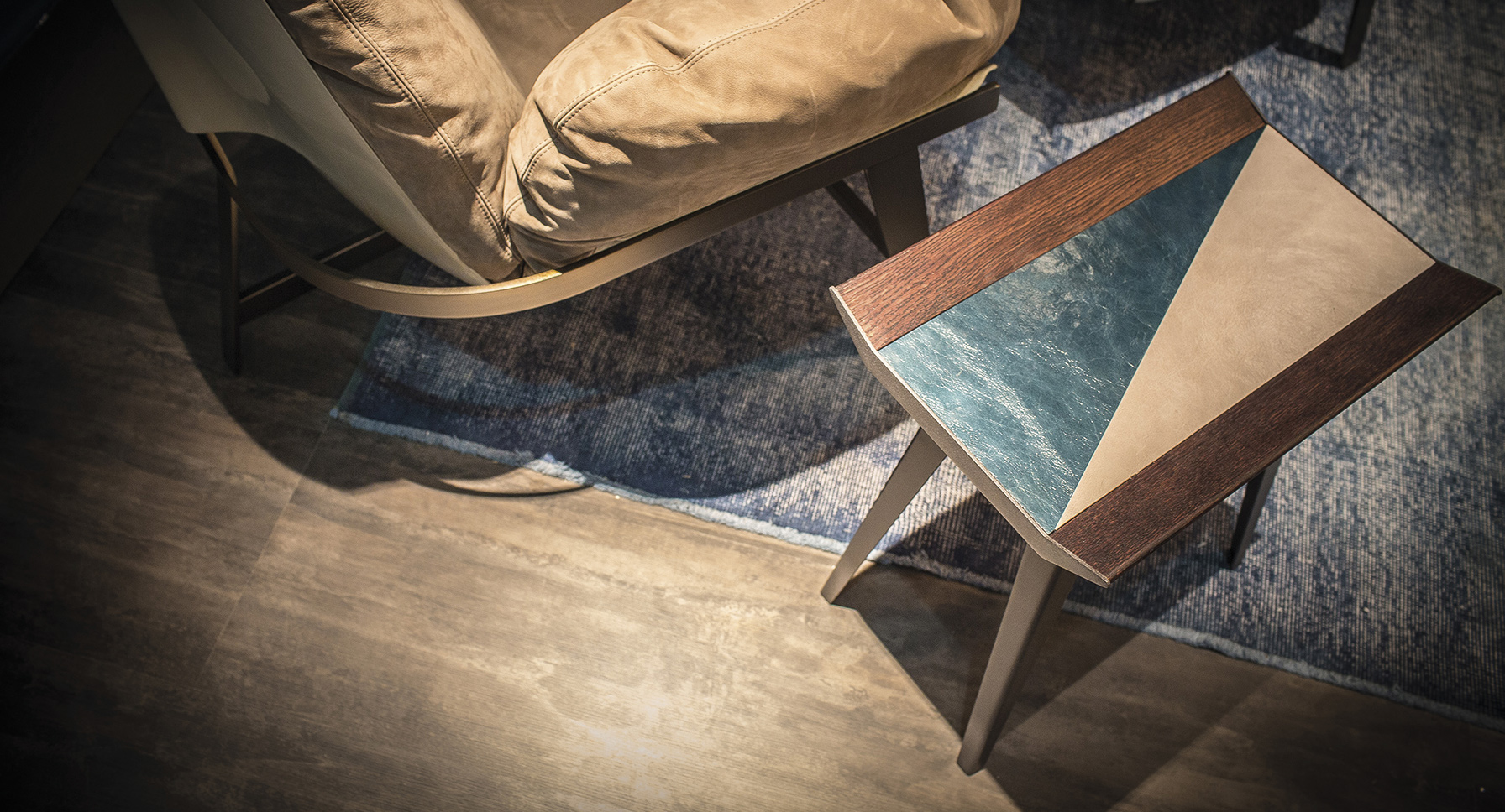 开云（中国） - 桌几|茶几/边几|办公家具|设计师家具|太空侵略者茶几系列