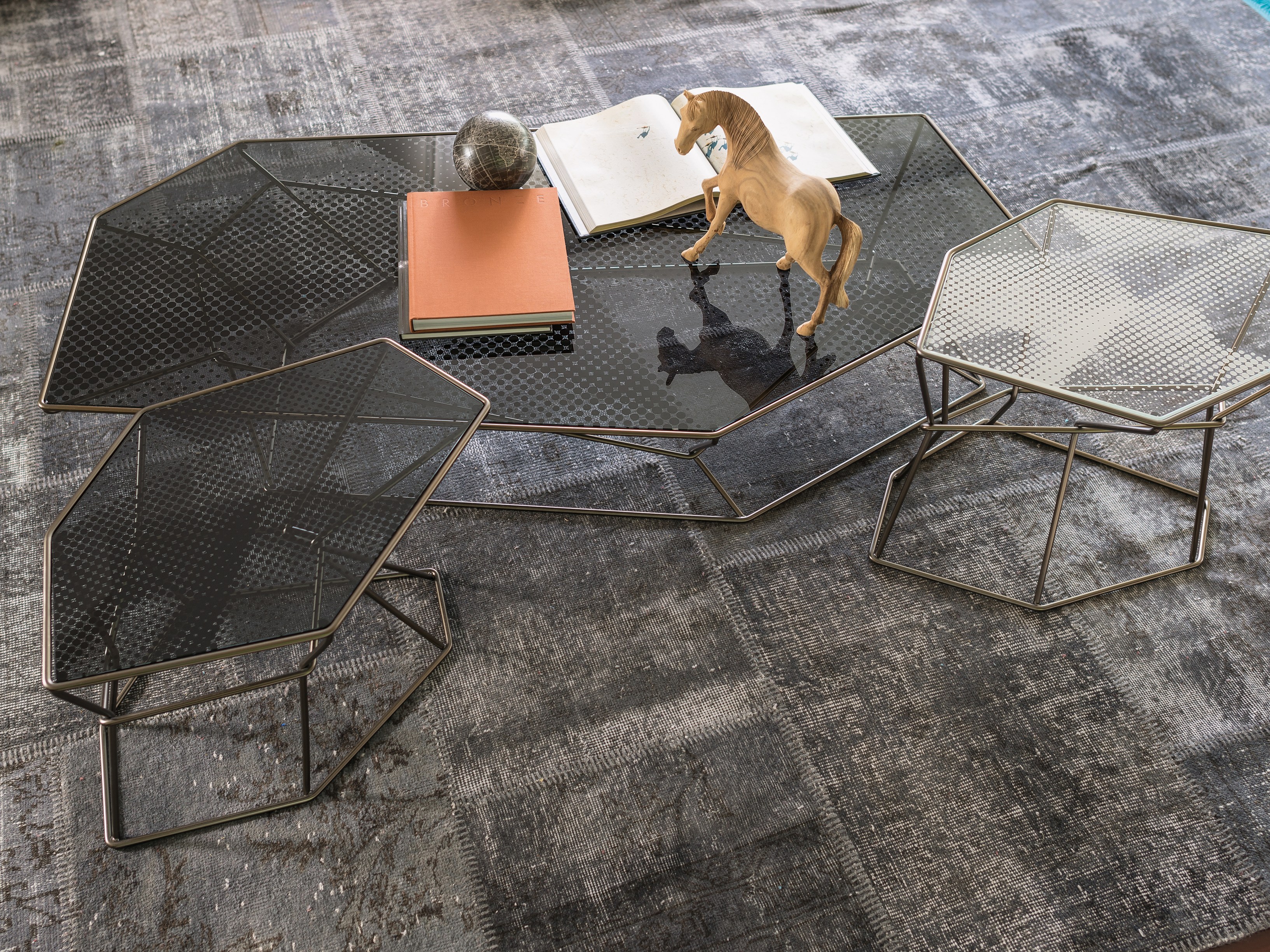 开云（中国） - 桌几|茶几/边几|办公家具|设计师家具|画谜茶几系列