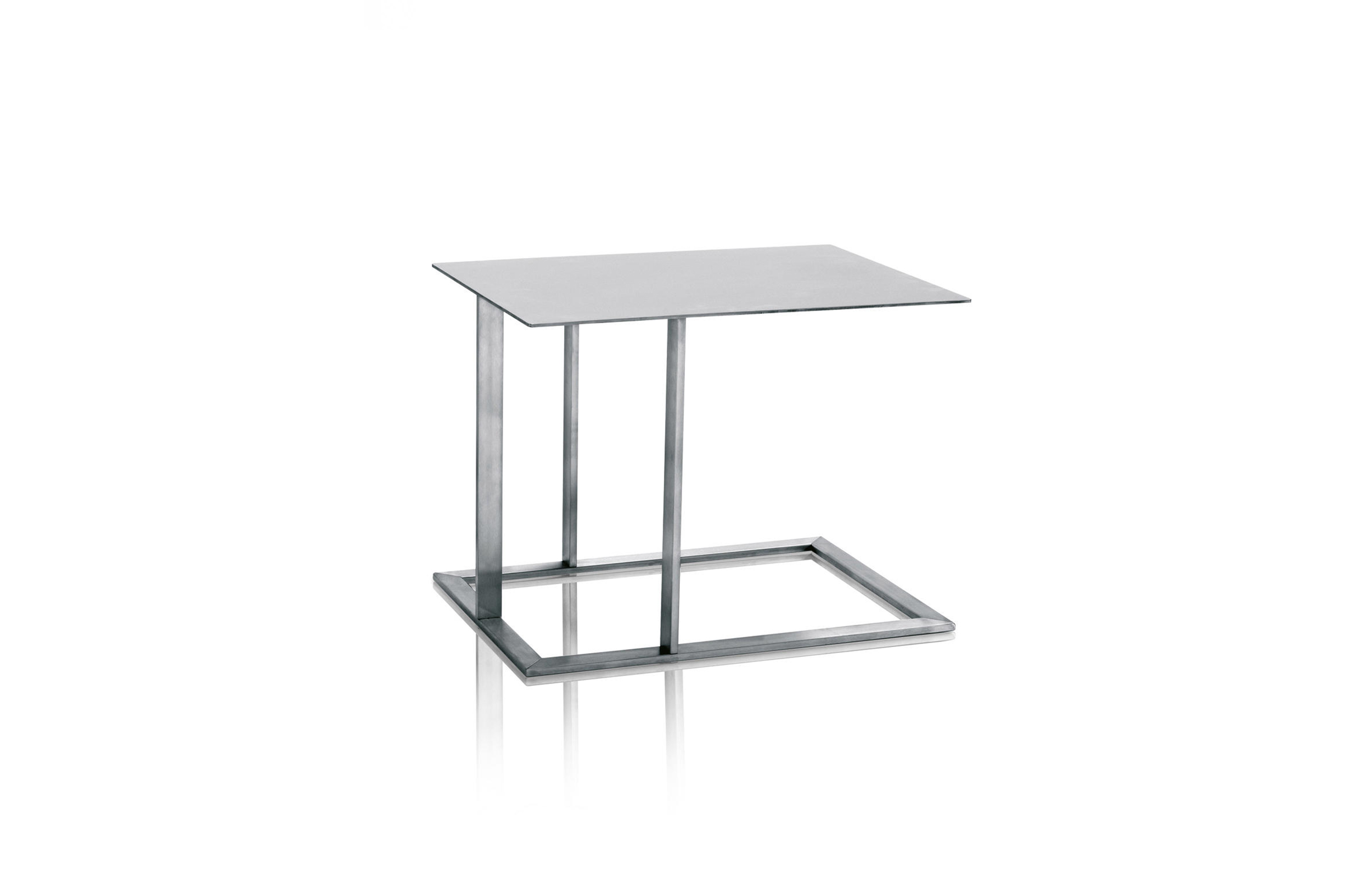 开云（中国） - 桌几|茶几/边几|办公家具|设计师家具|阁楼茶几系列