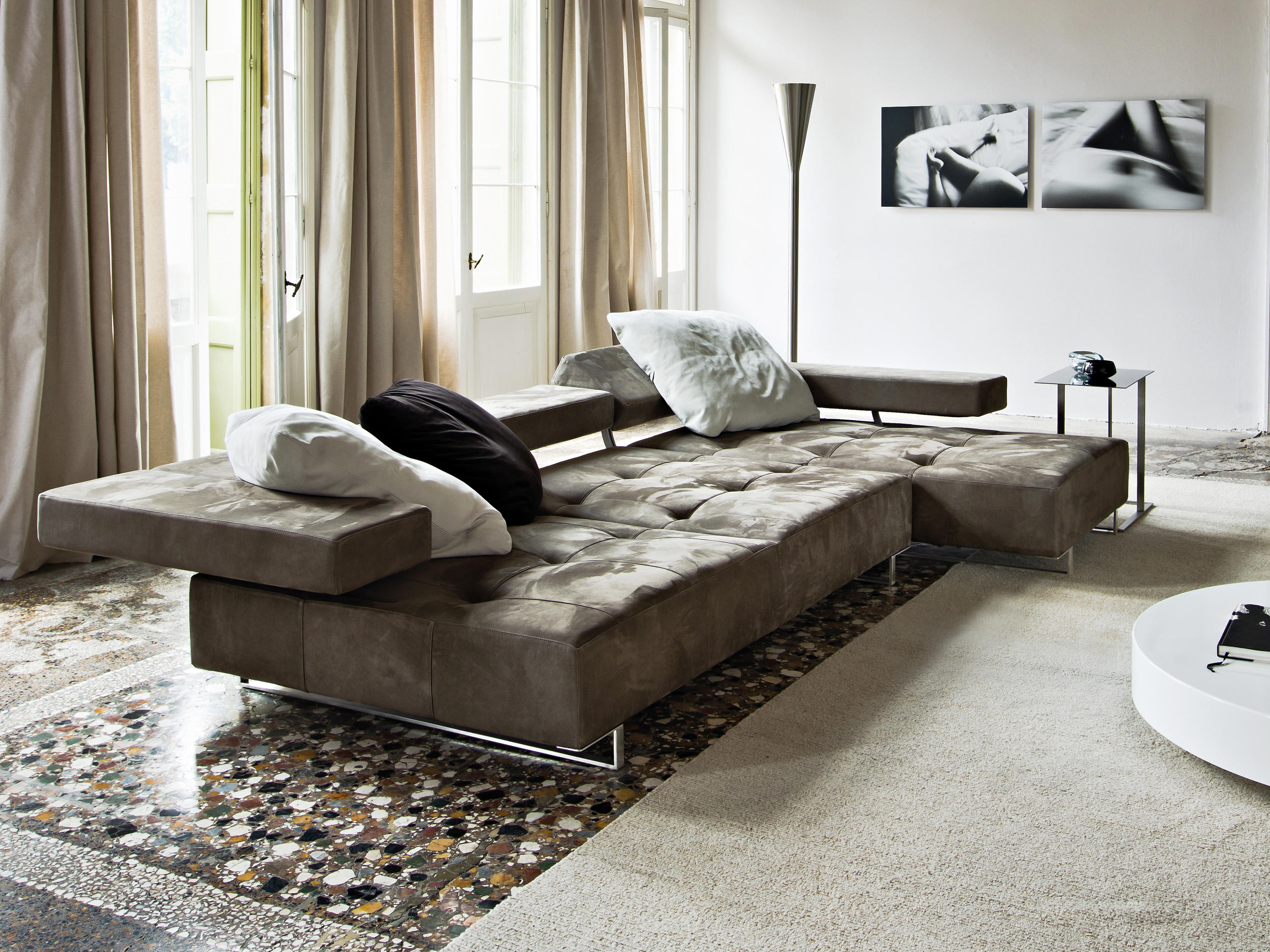 开云（中国） - 桌几|茶几/边几|办公家具|设计师家具|阁楼茶几系列