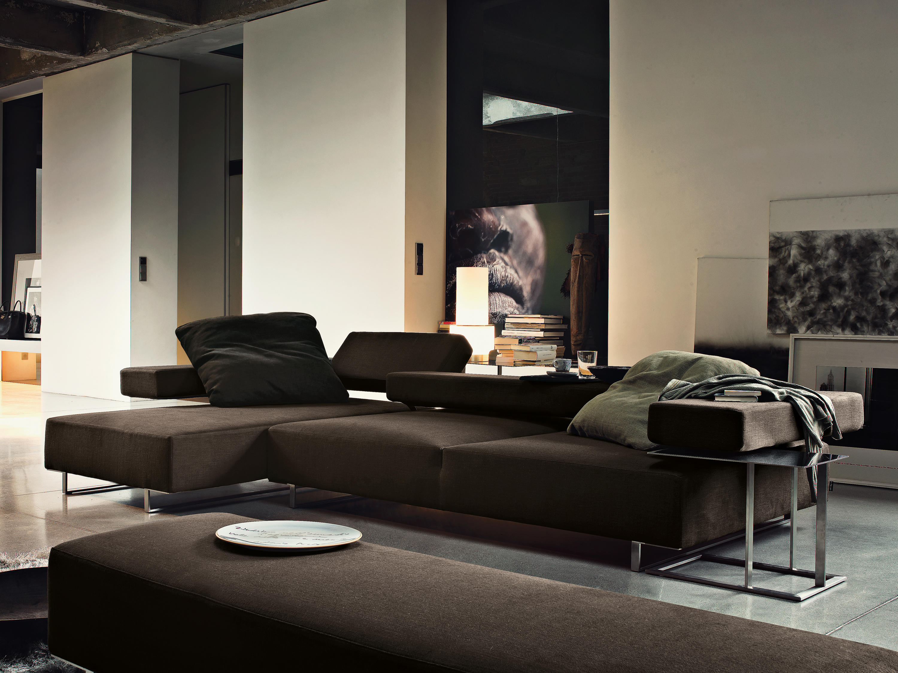 开云（中国） - 桌几|茶几/边几|办公家具|设计师家具|阁楼茶几系列