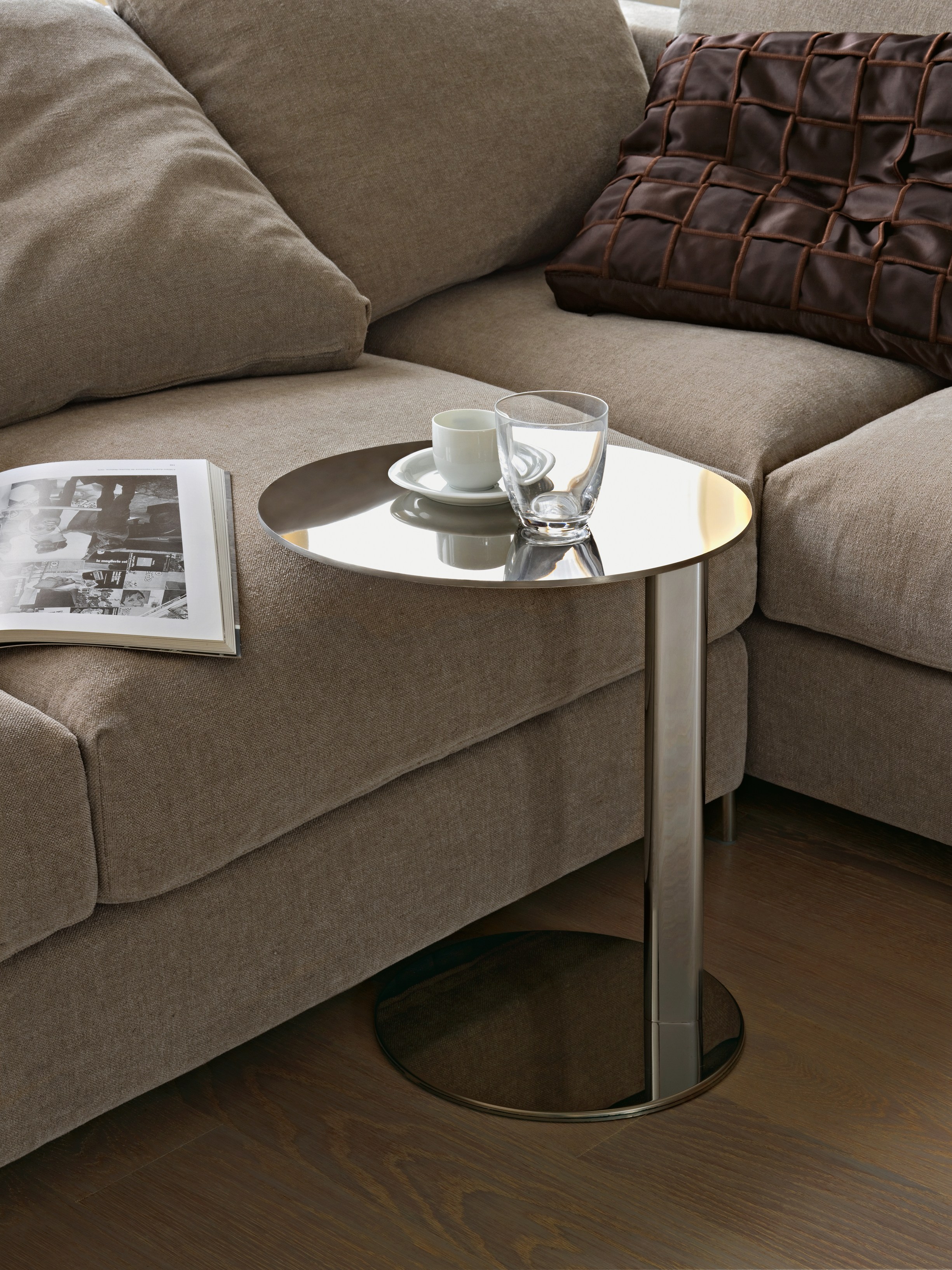 开云（中国） - 桌几|茶几/边几|办公家具|设计师家具|行星茶几系列