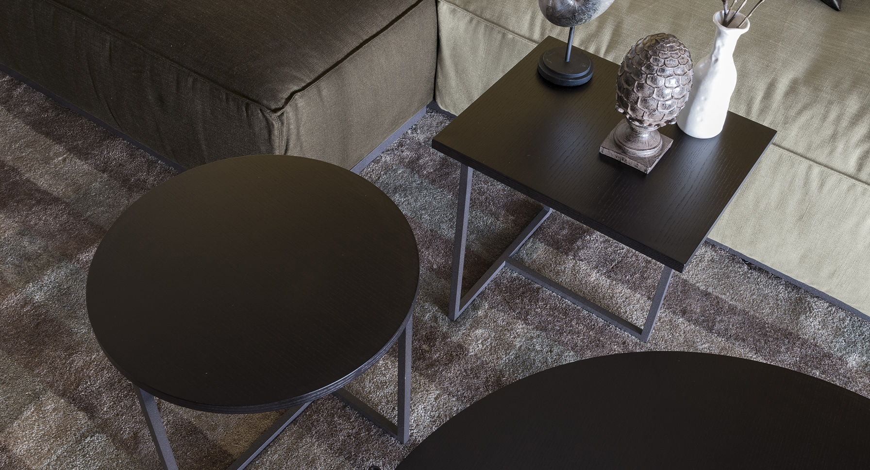 开云（中国） - 桌几|茶几/边几|办公家具|设计师家具|维阿莫尼茶几系列