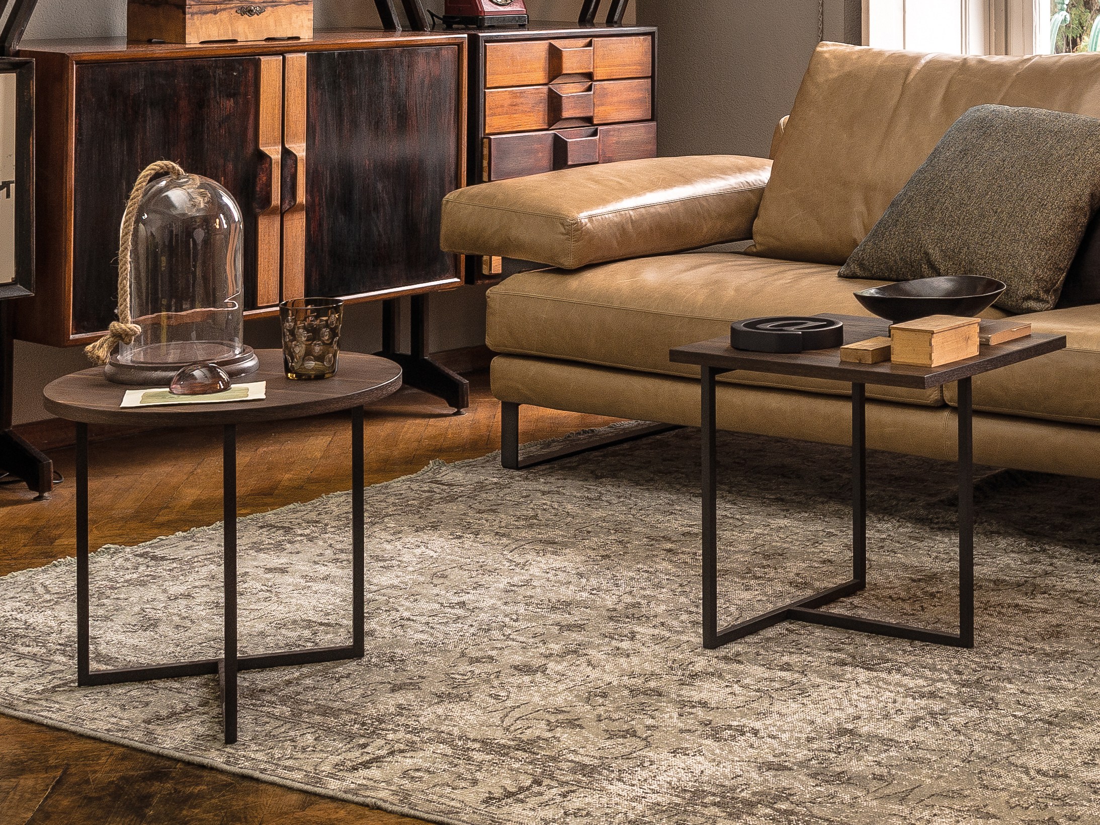 开云（中国） - 桌几|茶几/边几|办公家具|设计师家具|维阿莫尼茶几系列