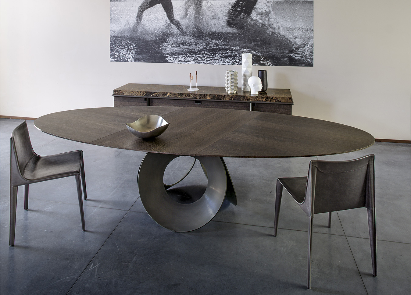 开云（中国） - 桌几|餐桌|办公家具|设计师家具|神谕餐桌