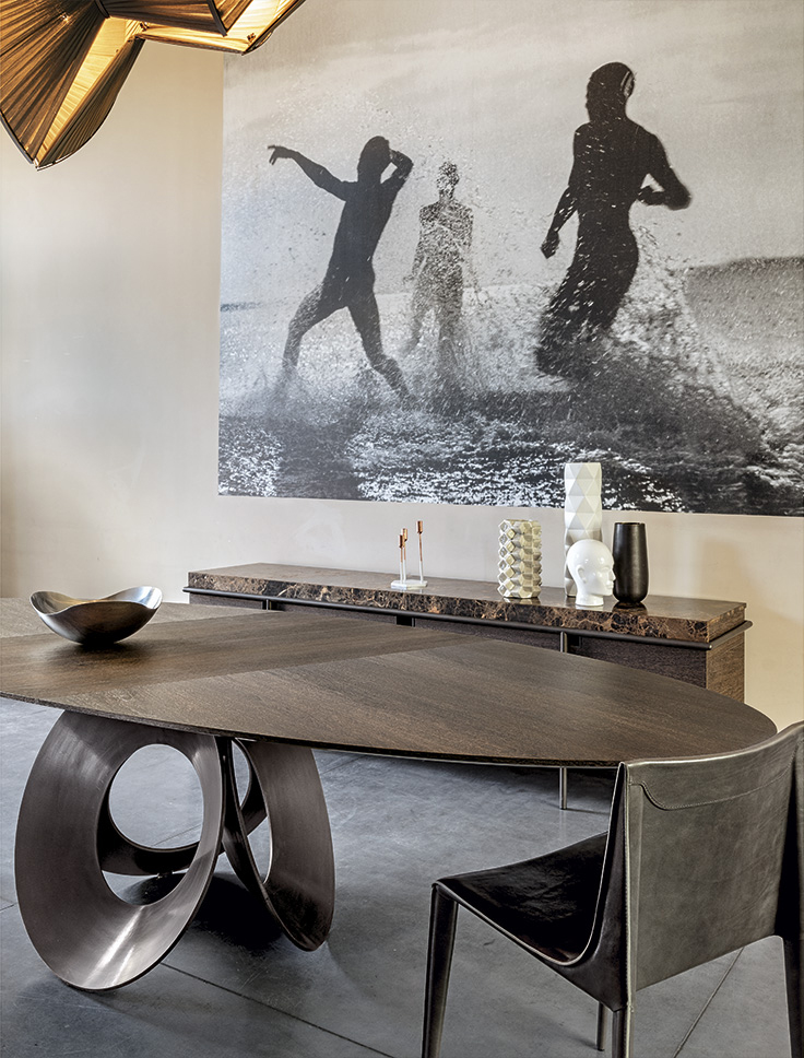 开云（中国） - 桌几|餐桌|办公家具|设计师家具|神谕餐桌