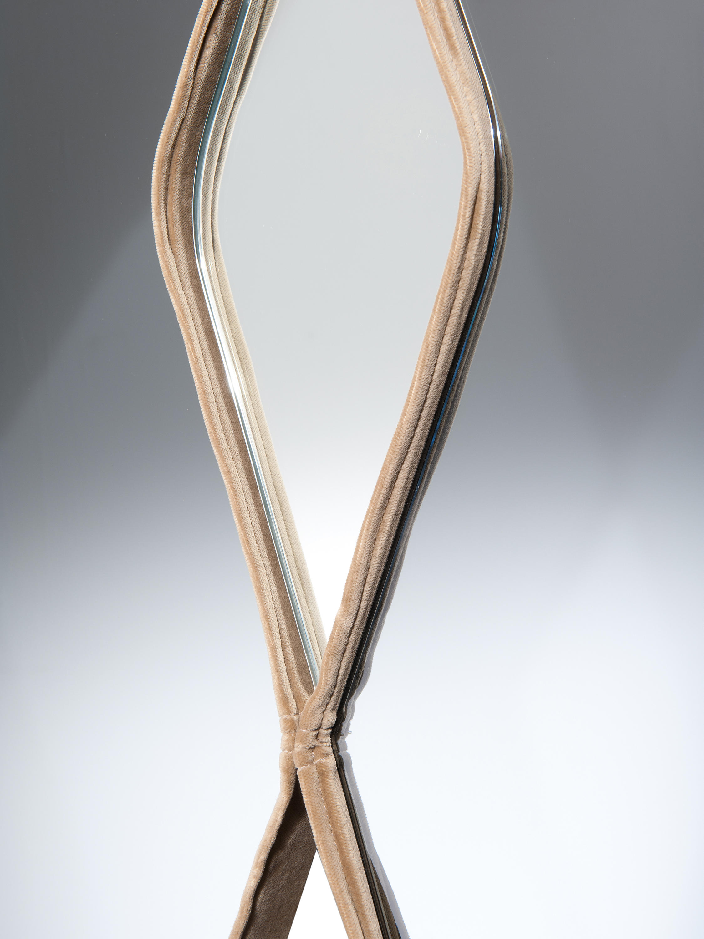 开云（中国） - 卧室|镜子|办公家具|设计师家具|名利场装饰镜系列