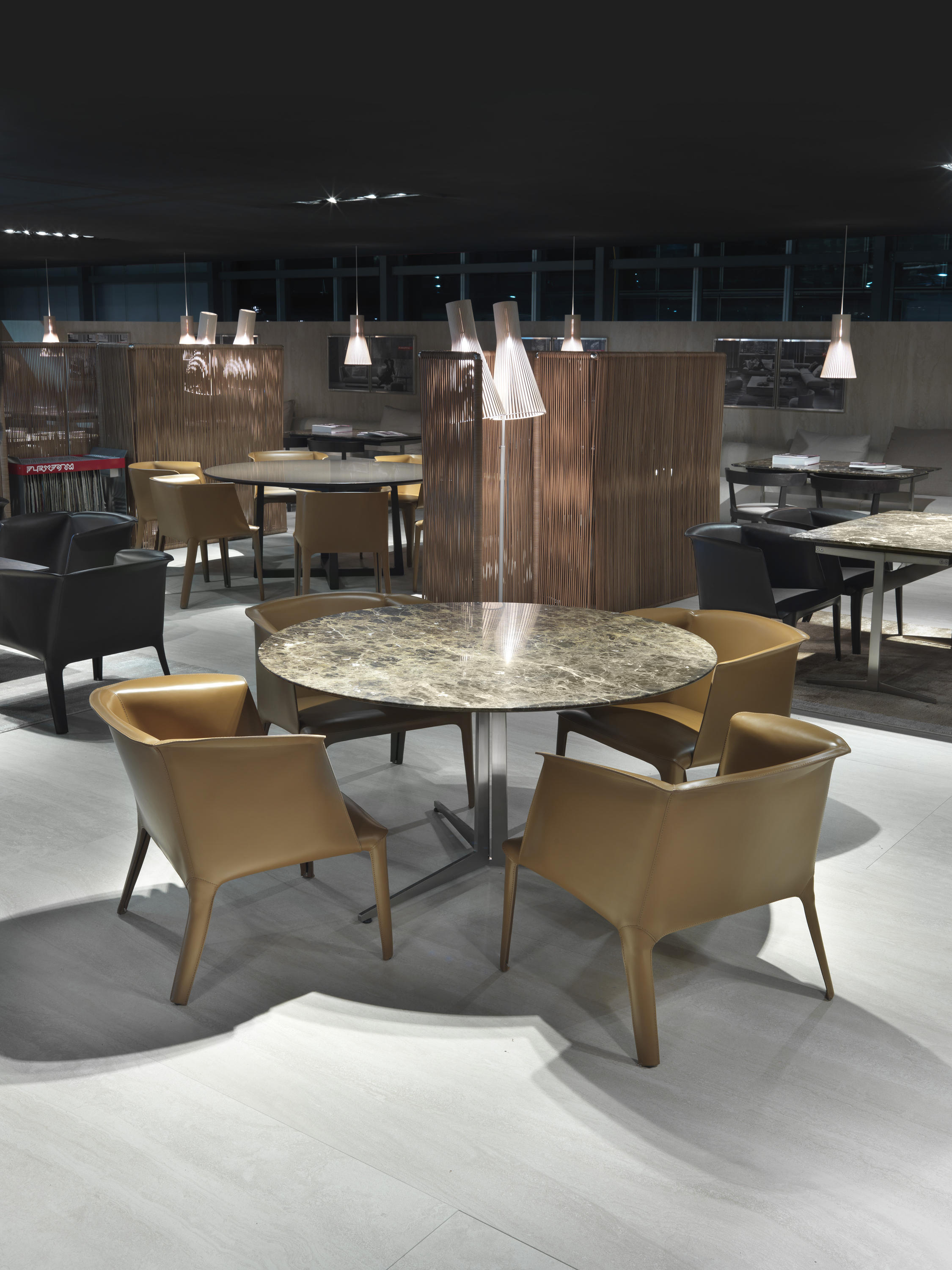 开云（中国） - 桌几|茶几/边几|办公家具|设计师家具|飞咖啡桌