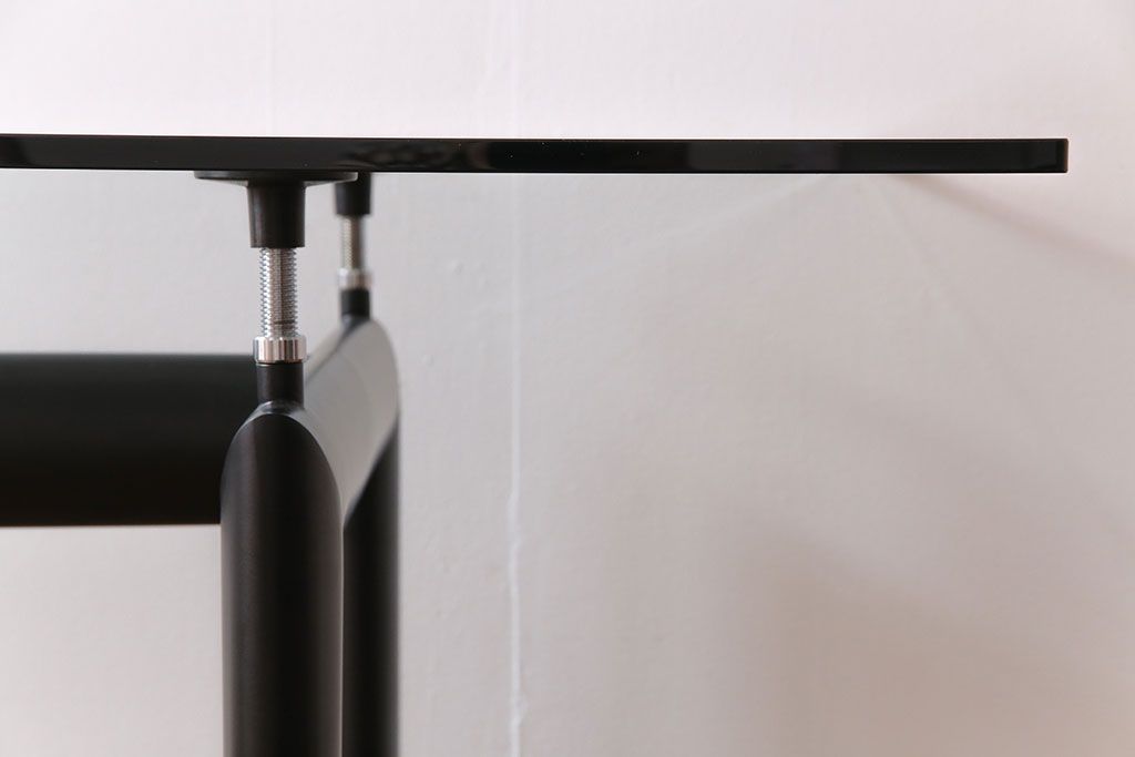 开云（中国） - 桌几|餐桌|办公家具|设计师家具|LC6餐台