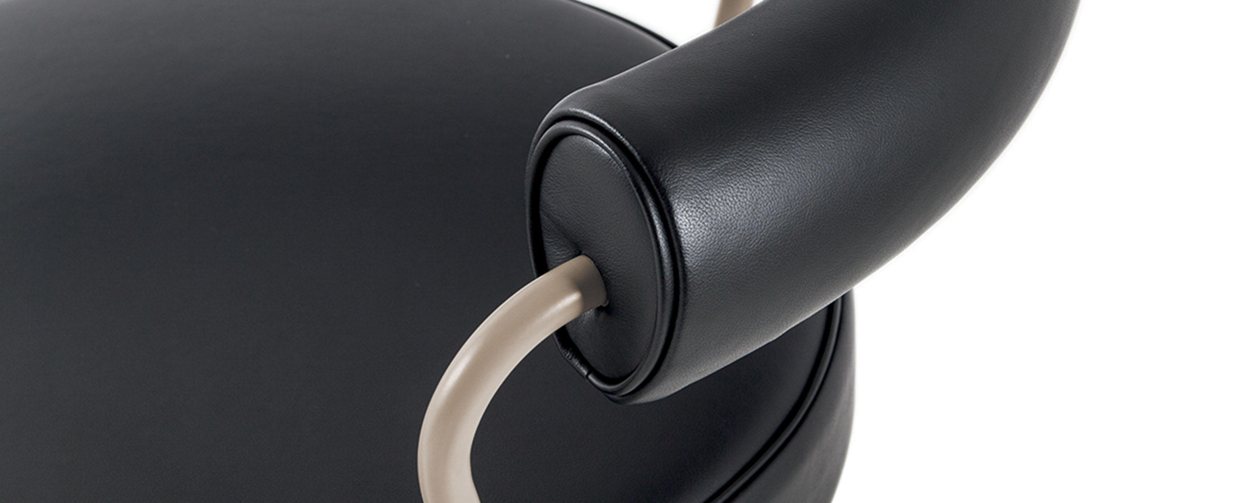 开云（中国） - 坐具|休闲椅|办公家具|设计师家具|528印度支那椅