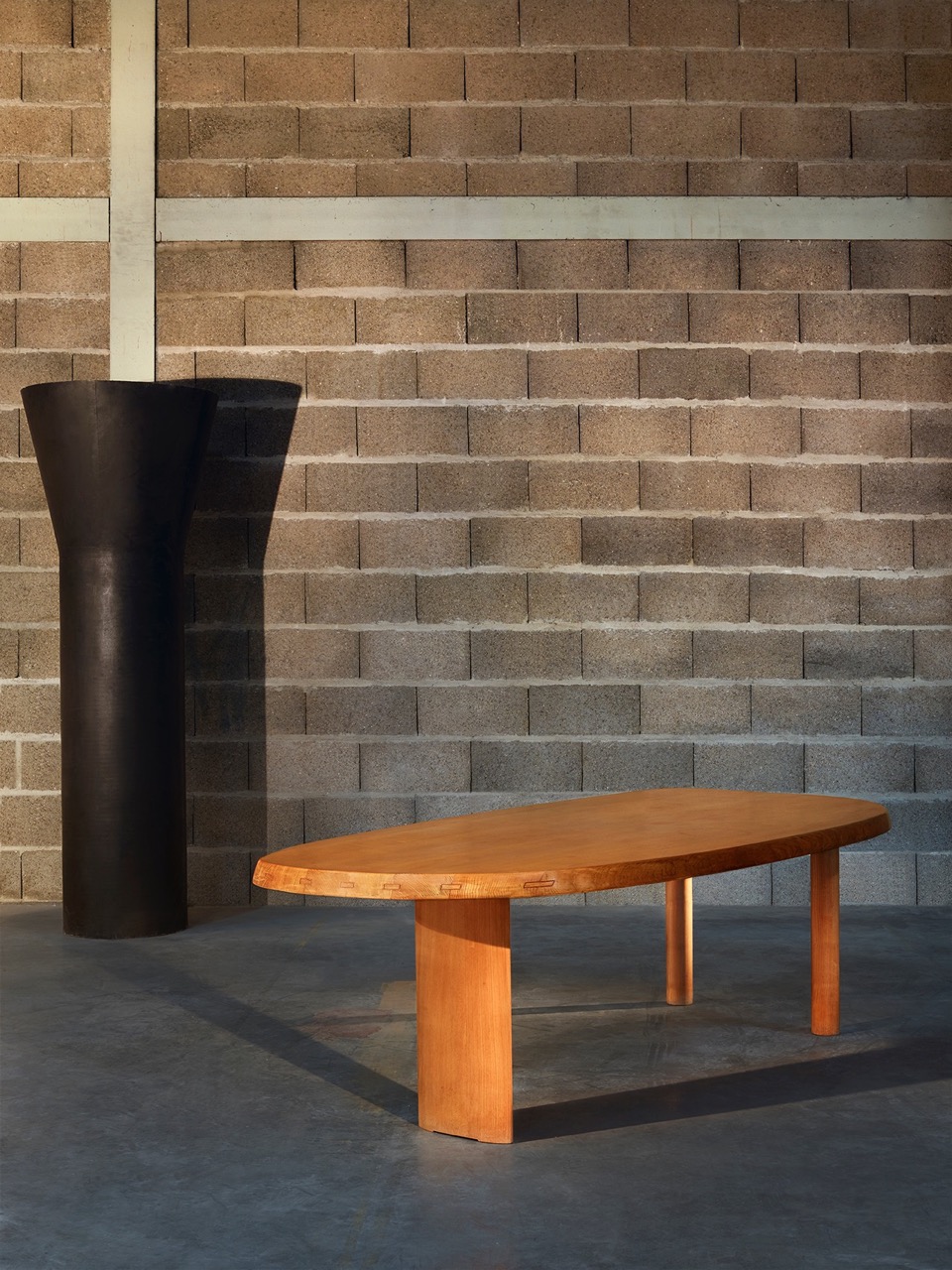 开云（中国） - 桌几|办公桌|办公家具|设计师家具|525马蹄自由桌