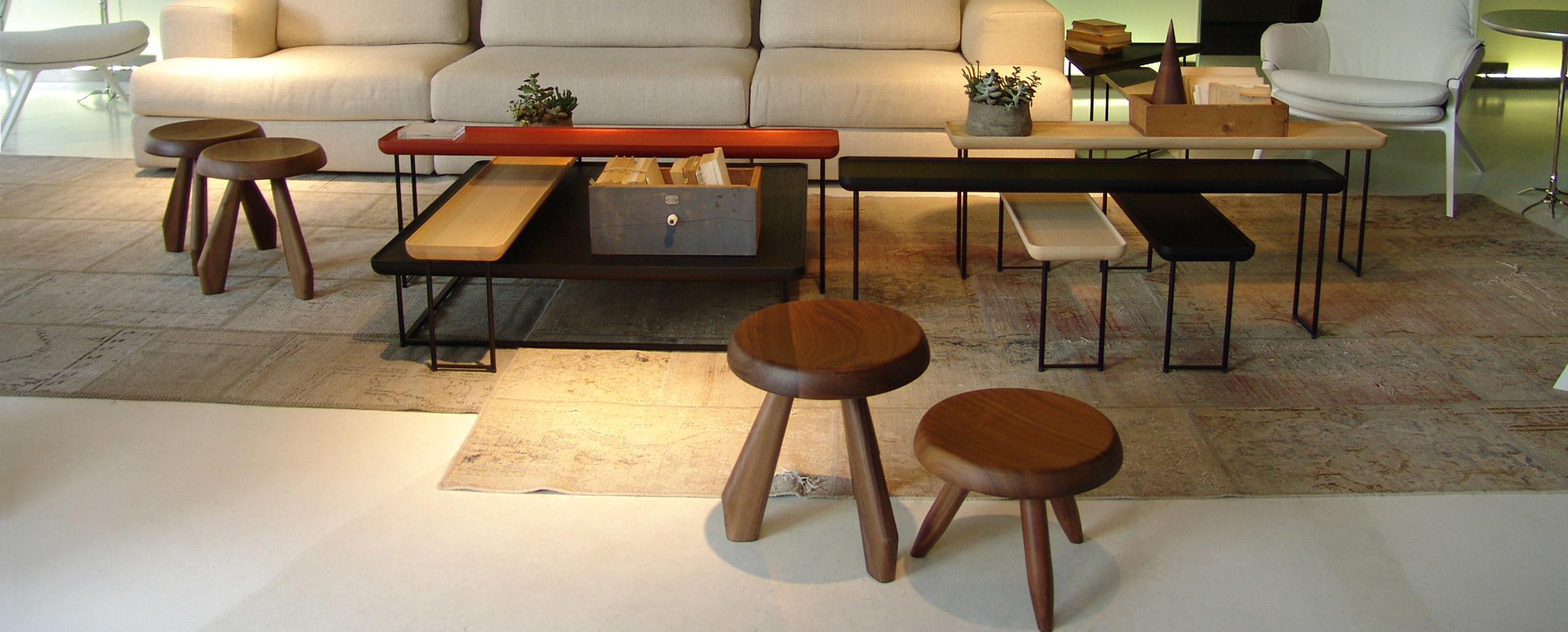 开云（中国） - 坐具|吧椅/凳子|办公家具|设计师家具|梅瑞贝尔矮凳