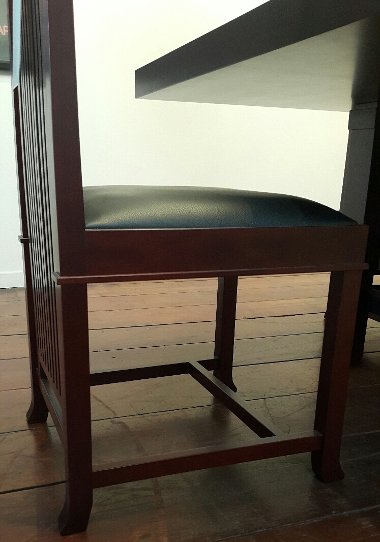 开云（中国） - 坐具|餐椅|办公家具|设计师家具|614孔利椅