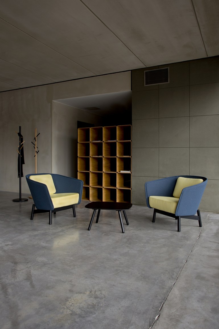 开云（中国） - 坐具|沙发|办公家具|设计师家具|光环木质沙发