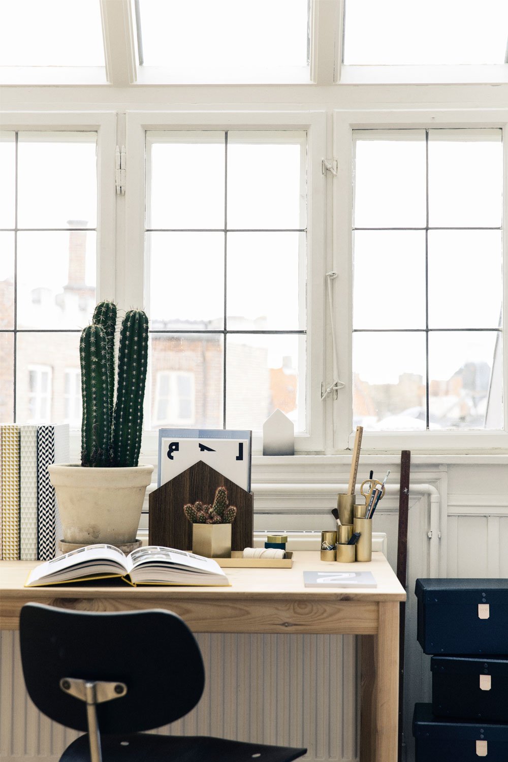 开云（中国） - 附件|花器|办公家具|设计师家具|六角花器