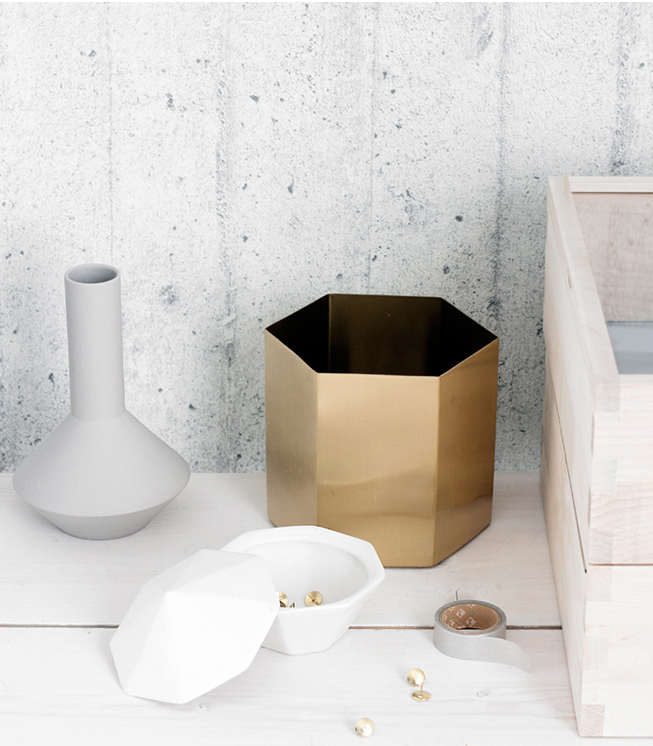 开云（中国） - 附件|花器|办公家具|设计师家具|六角花器