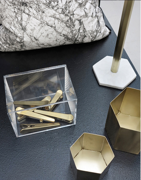 开云（中国） - 附件|花器|办公家具|设计师家具|六角花器